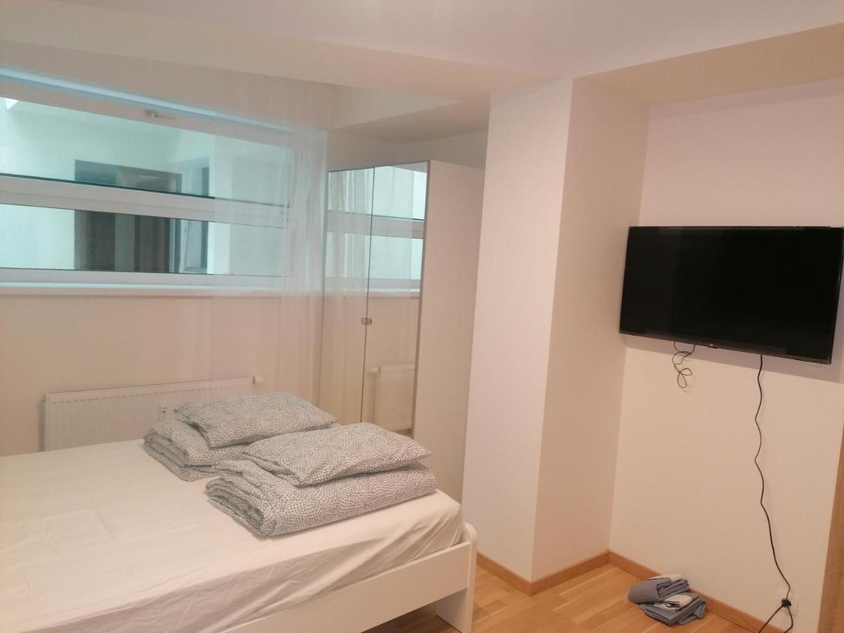 Brand New #28 In New Building With Free Parking In Center Apartament